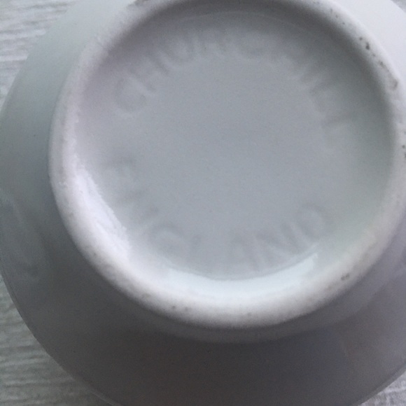 CHURCHILL ENGLAND set of (2) two blue willow cups and saucer. - Picture 5 of 5